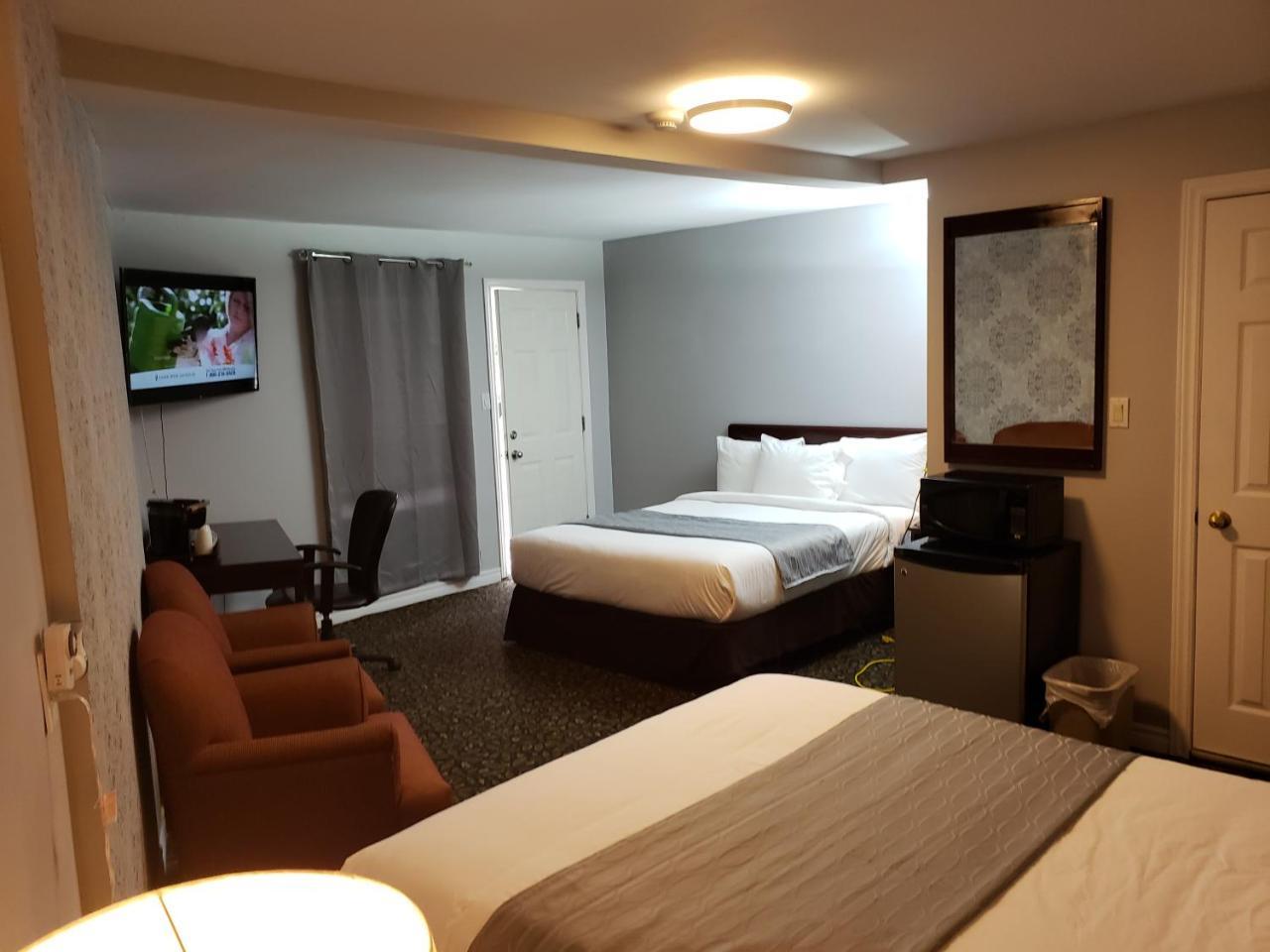 Regency Inn & Suites Cornwall Luaran gambar