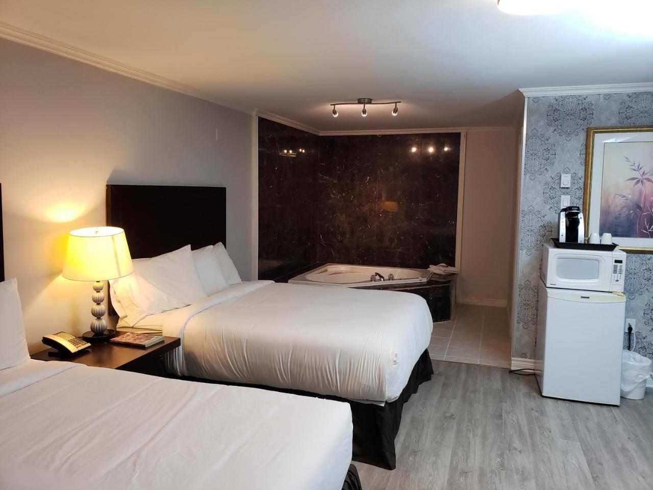Regency Inn & Suites Cornwall Luaran gambar