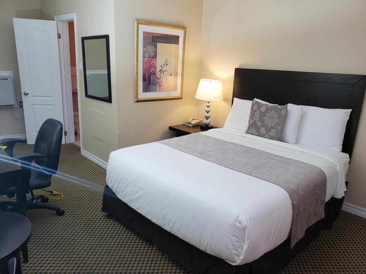 Regency Inn & Suites Cornwall Luaran gambar