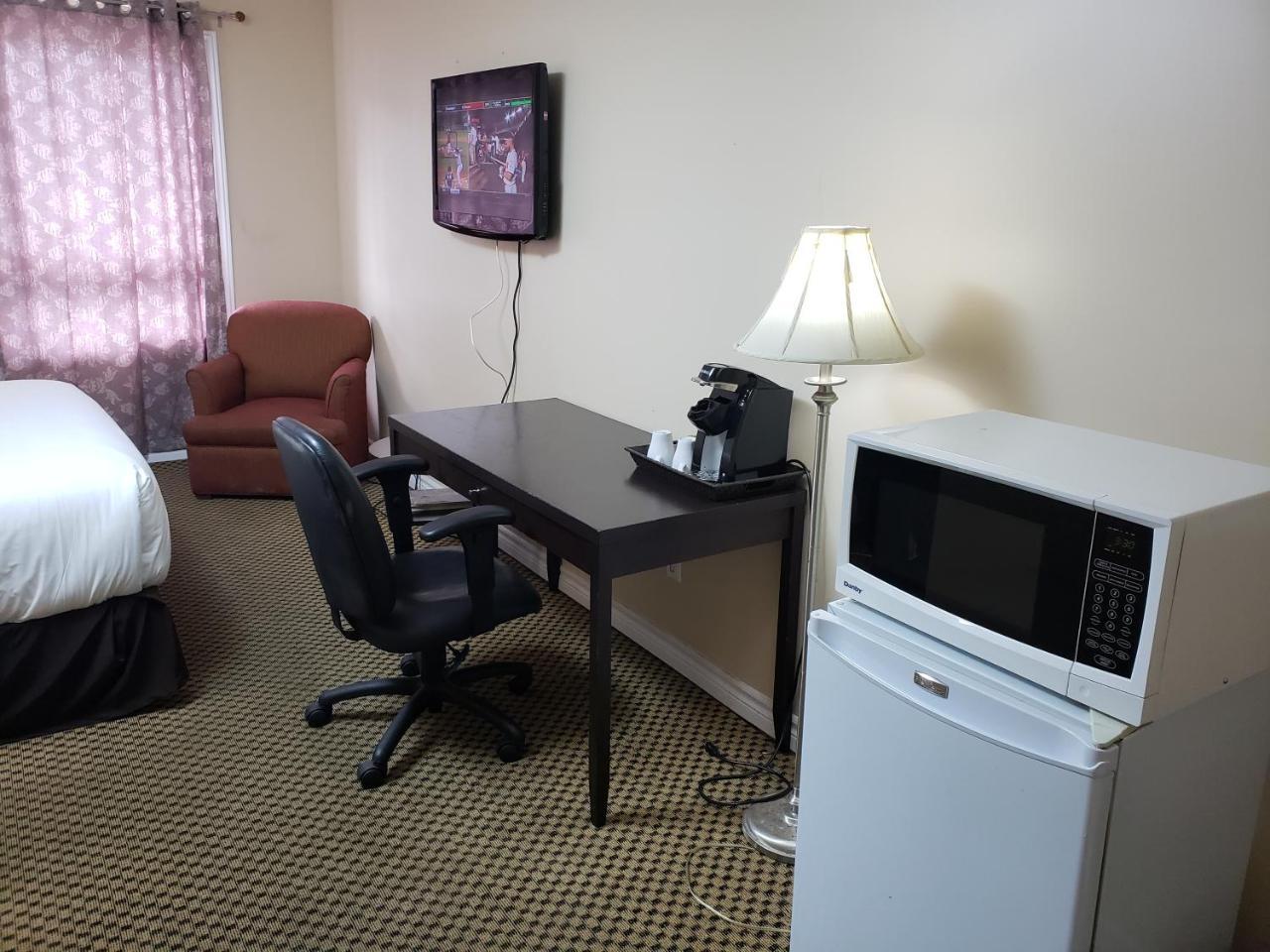 Regency Inn & Suites Cornwall Luaran gambar