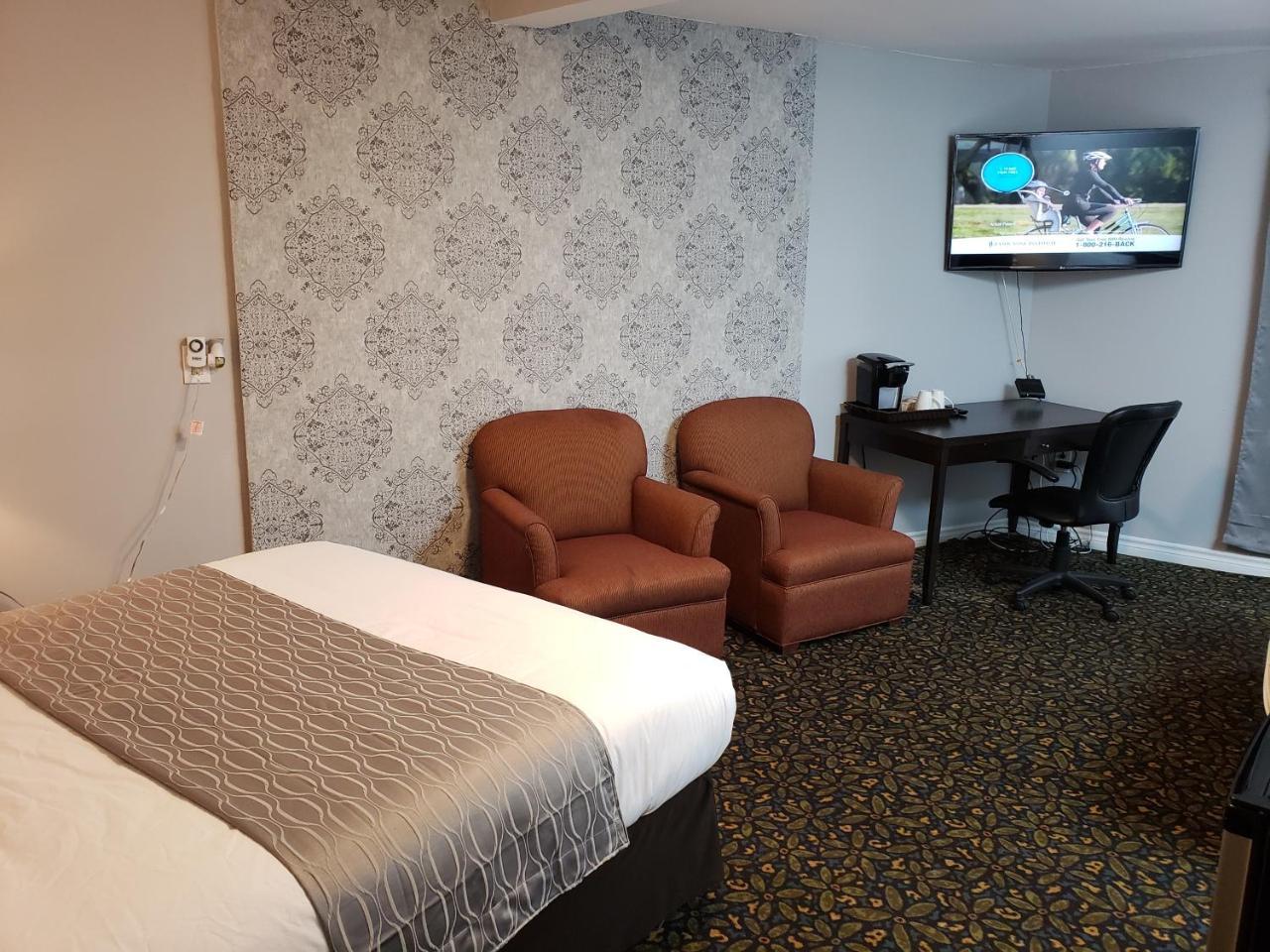 Regency Inn & Suites Cornwall Luaran gambar